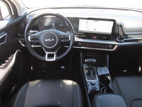 Used 2023 Kia Sportage EX image 17