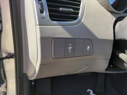 Used 2011 Hyundai Elantra GLS FWD image 10