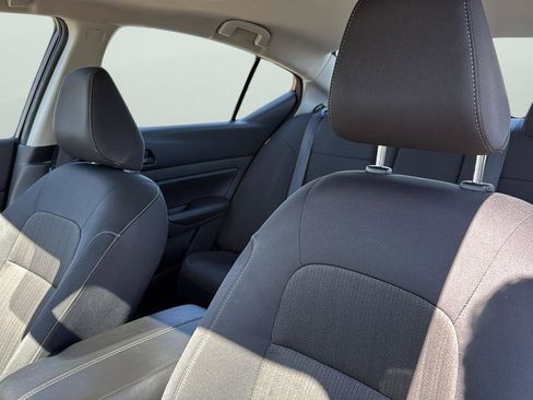 Used 2024 Nissan Altima 2.5 SV image 10