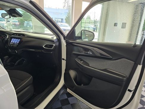 Used 2023 Chevrolet TrailBlazer LT w/ Convenience Package image 43