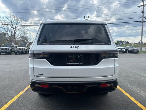New 2026 Jeep Grand Wagoneer Limited AWD/4WD image 5