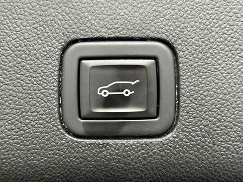 Used 2023 Chevrolet Tahoe LT w/ LT Signature Package AWD/4WD image 14