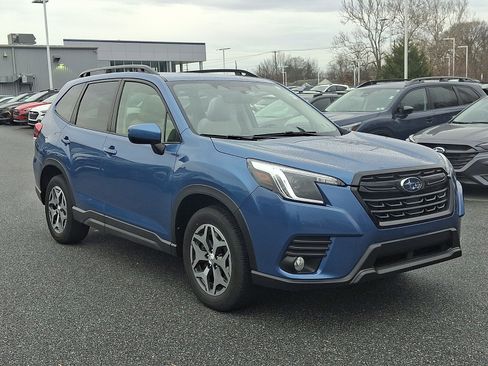 Certified 2023 Subaru Forester Premium image 3