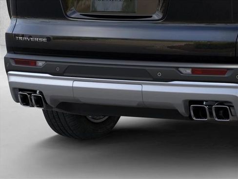 New 2026 Chevrolet Traverse LT w/ Sun and Wheel Package FWD image 14