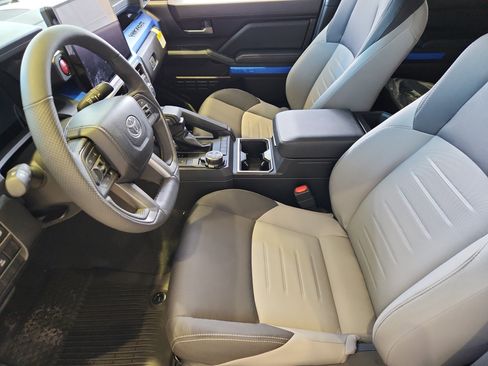 New 2026 Toyota Tacoma TRD Off-Road AWD/4WD image 7