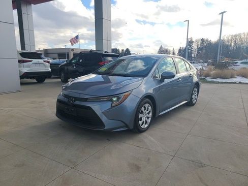 Used 2024 Toyota Corolla LE image 3