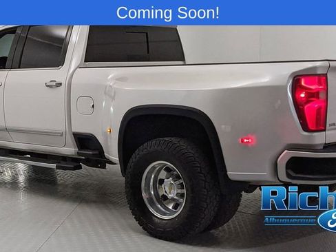 Used 2024 Chevrolet Silverado 3500 High Country w/ High Country Premium Package AWD/4WD image 4