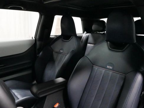 Certified 2025 MINI Cooper S FWD image 4