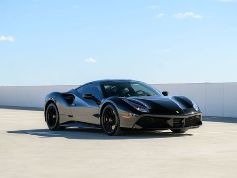 Used 2018 Ferrari 488 GTB image 26
