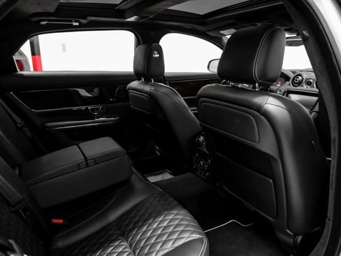 Used 2019 Jaguar XJ L Portfolio image 30