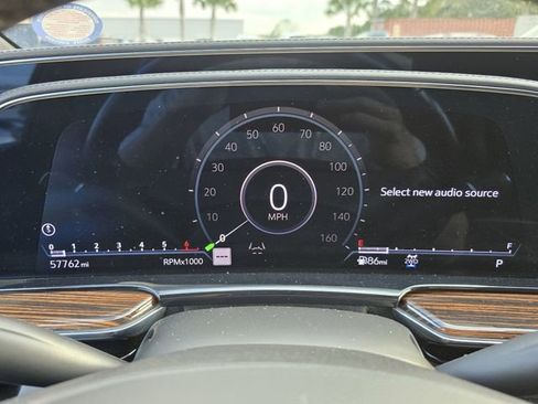 Used 2022 Cadillac Escalade ESV Premium Luxury AWD/4WD image 40