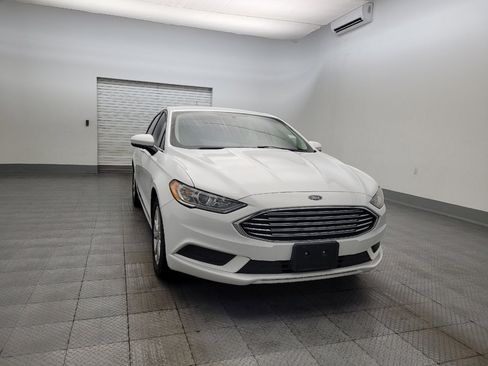 Used 2017 Ford Fusion SE w/ Fusion SE Technology Package image 14