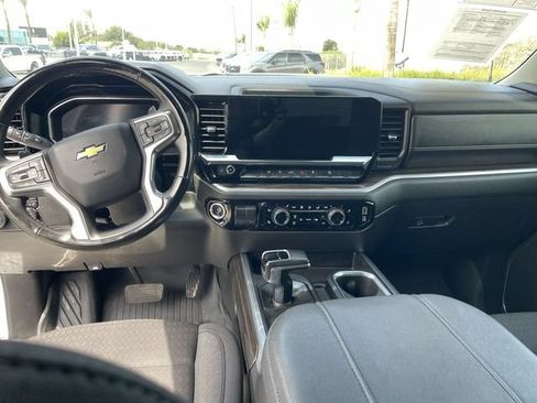 Used 2025 Chevrolet Silverado 1500 LT AWD/4WD image 20