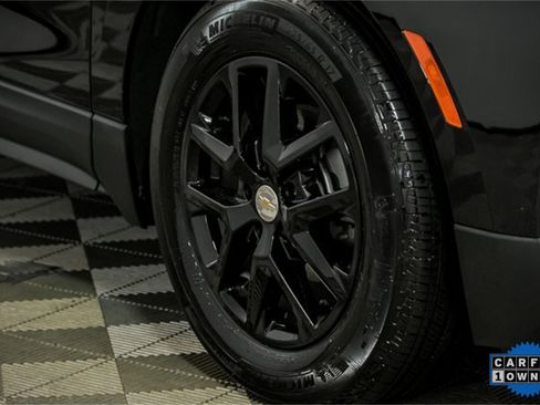 Used 2023 Chevrolet Equinox LT image 3