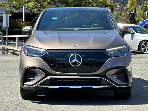 New 2026 Mercedes-Benz EQE 320 4MATIC SUV image 5