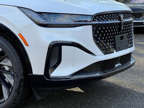 New 2026 Lincoln Nautilus Reserve image 2