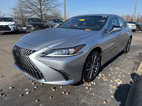 Certified 2025 Lexus ES 300h w/ Premium Package image 7