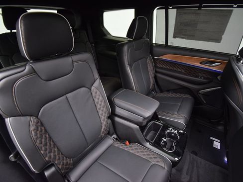 New 2026 Jeep Grand Cherokee L Summit w/ Obsidian Package AWD/4WD image 19