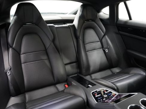 Used 2019 Porsche Panamera 4 Executive image 34