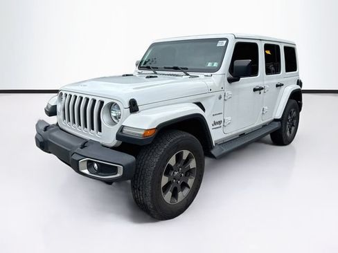 Used 2018 Jeep Wrangler Unlimited Sahara w/ Cold Weather Group AWD/4WD image 3