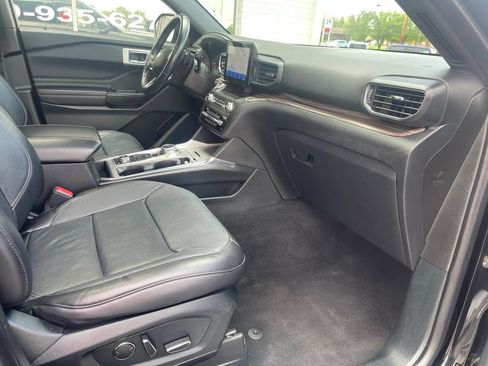 Used 2020 Ford Explorer Limited AWD/4WD image 32