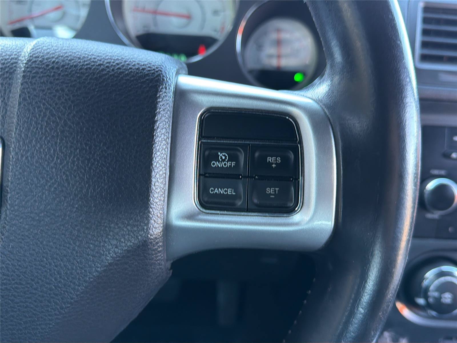 Used 2012 Dodge Challenger SXT RWD image 18