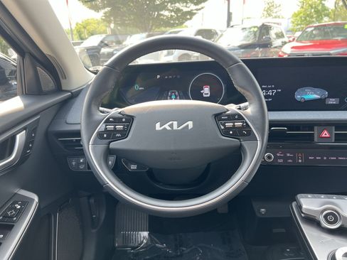 Used 2022 Kia EV6 Wind w/ Wind Technology Package AWD/4WD image 16