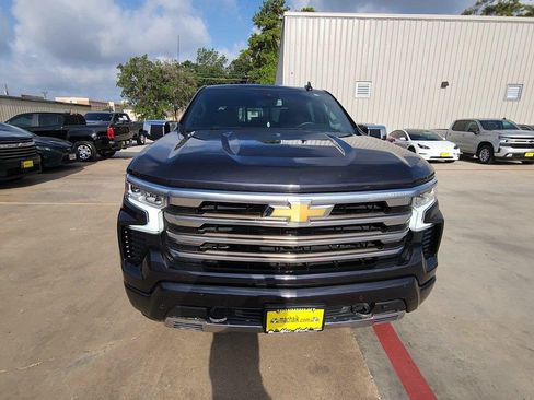 Certified 2022 Chevrolet Silverado 1500 High Country w/ High Country Premium Package AWD/4WD image 3