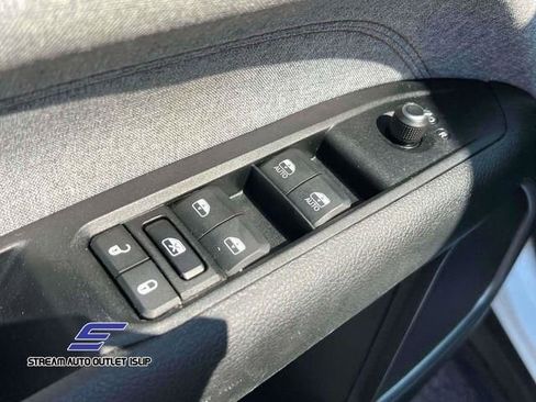 Used 2022 Jeep Compass Latitude image 21