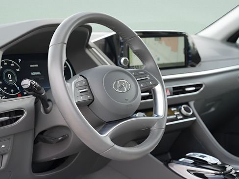 Certified 2023 Hyundai Sonata SEL w/ Convenience Package FWD image 22