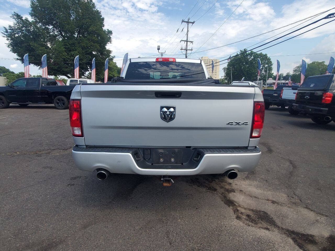 Used 2015 RAM 1500 Express AWD/4WD image 10