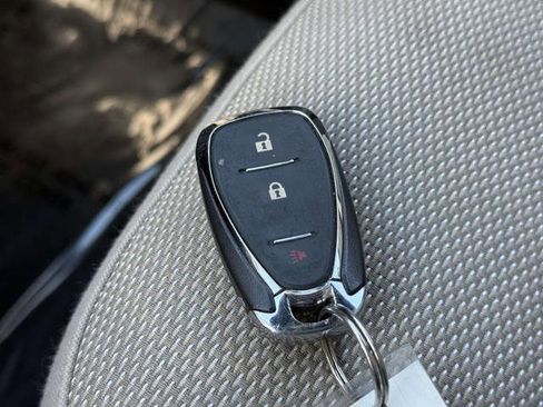 Used 2023 Chevrolet Traverse LS w/ Safety Package image 29