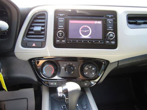 Used 2019 Honda HR-V LX image 19