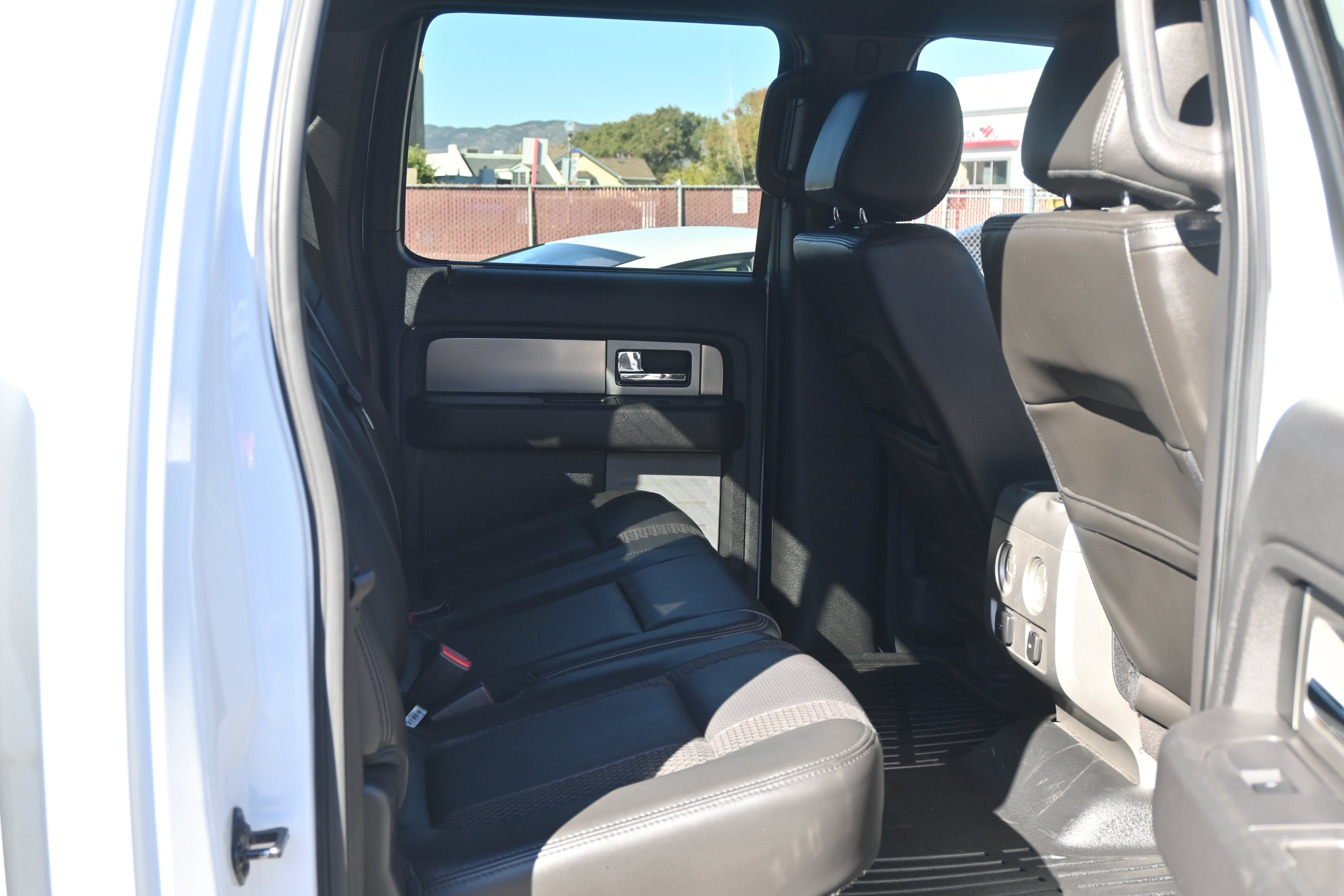 Used 2014 Ford F150 Raptor w/ Equipment Group 801A Luxury AWD/4WD image 33