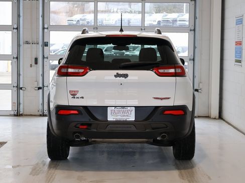 Used 2018 Jeep Cherokee Trailhawk w/ Comfort/Convenience Group image 9