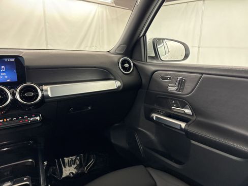 Certified 2026 Mercedes-Benz GLB 250 image 29