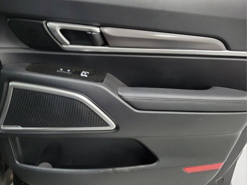 Used 2024 Kia Telluride S w/ S Sunroof Package image 16