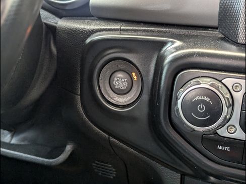 Used 2021 Jeep Wrangler Unlimited Sport AWD/4WD image 28