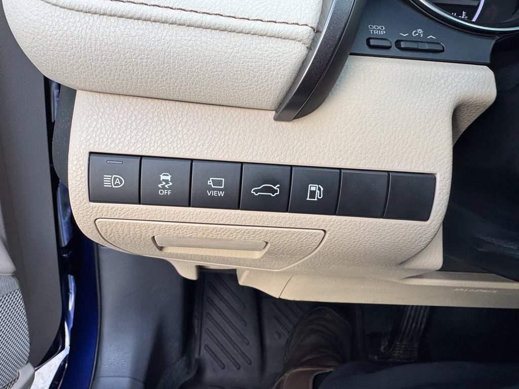 Used 2018 Toyota Camry XLE w/ Audio Package FWD image 26