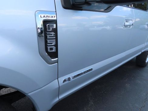 Used 2017 Ford F250 Lariat w/ Lariat Ultimate Package AWD/4WD image 13