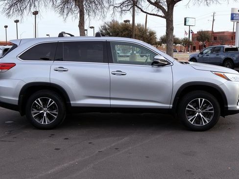 Used 2019 Toyota Highlander LE image 9