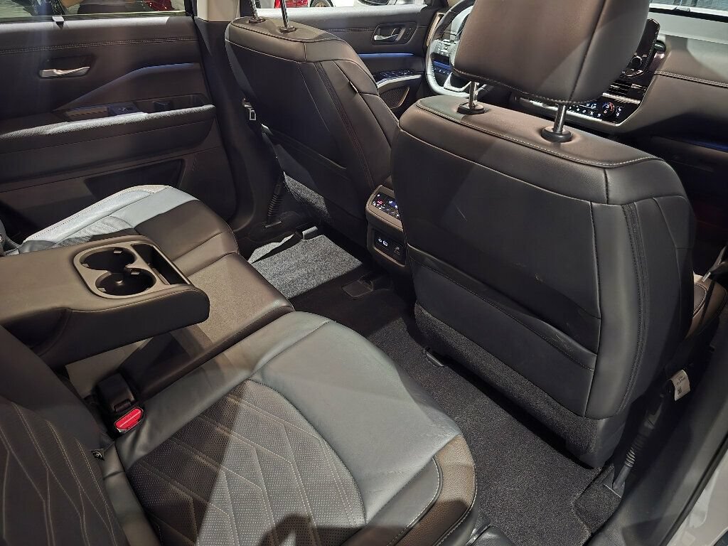 Used 2025 Nissan Pathfinder Platinum w/ Cargo Package FWD image 30