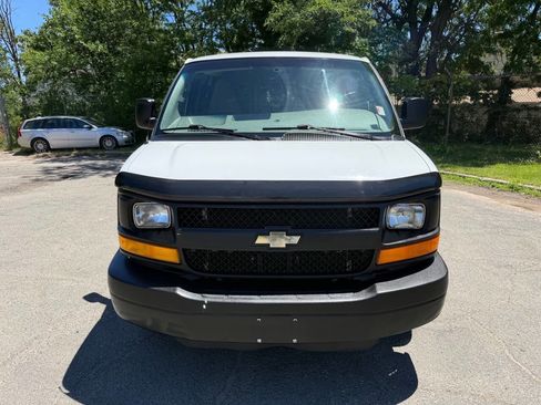 Used 2016 Chevrolet Express 2500 RWD image 8