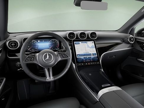 Used 2025 Mercedes-Benz GLC 300 image 38