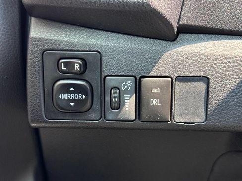 Used 2016 Toyota Corolla S Premium FWD image 32