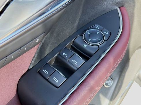 Used 2025 Buick Envision Sport Touring AWD/4WD image 22