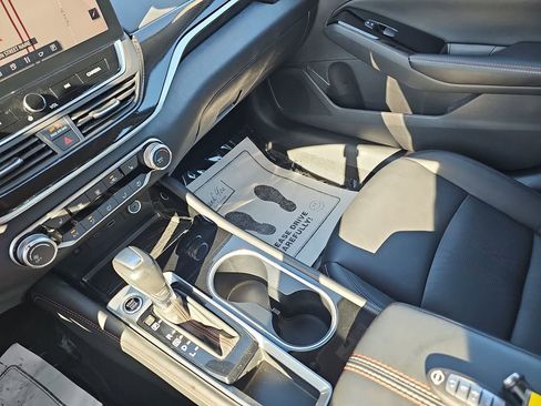 Used 2024 Nissan Altima 2.5 SR w/ SR Premium Package image 29