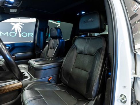 Used 2021 Chevrolet Silverado 1500 High Country w/ Technology Package image 10