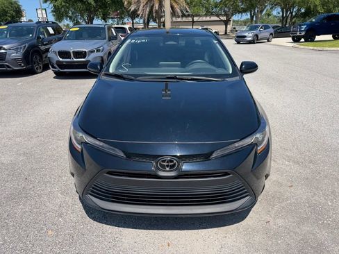 Used 2025 Toyota Corolla LE FWD image 12