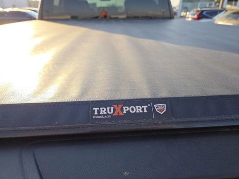 Used 2022 Chevrolet Silverado 2500 Custom w/ Custom Value Package image 13